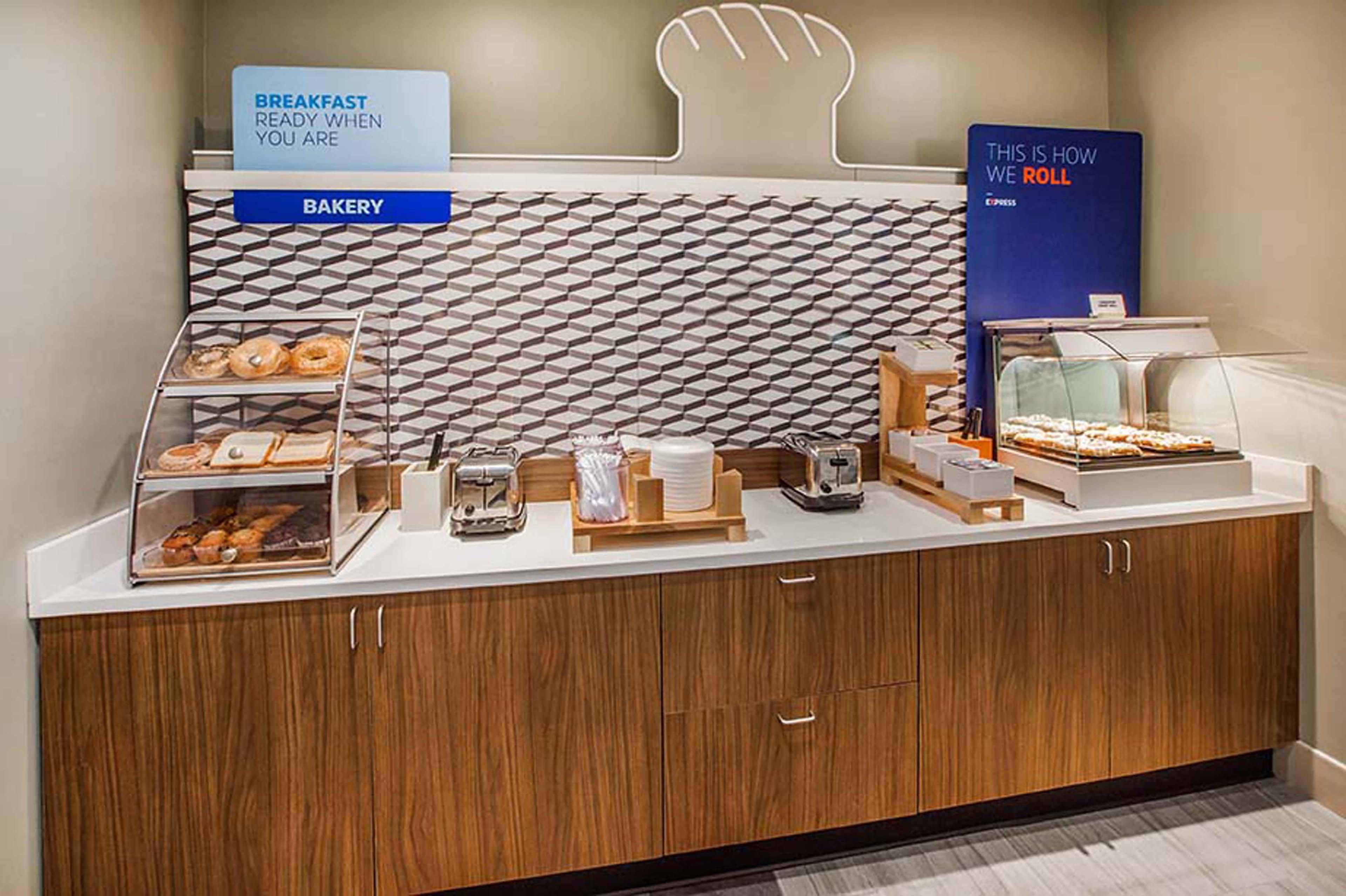 Holiday Inn Express Hotel & Suites Raleigh North - Wake Forest By Ihg Exteriör bild