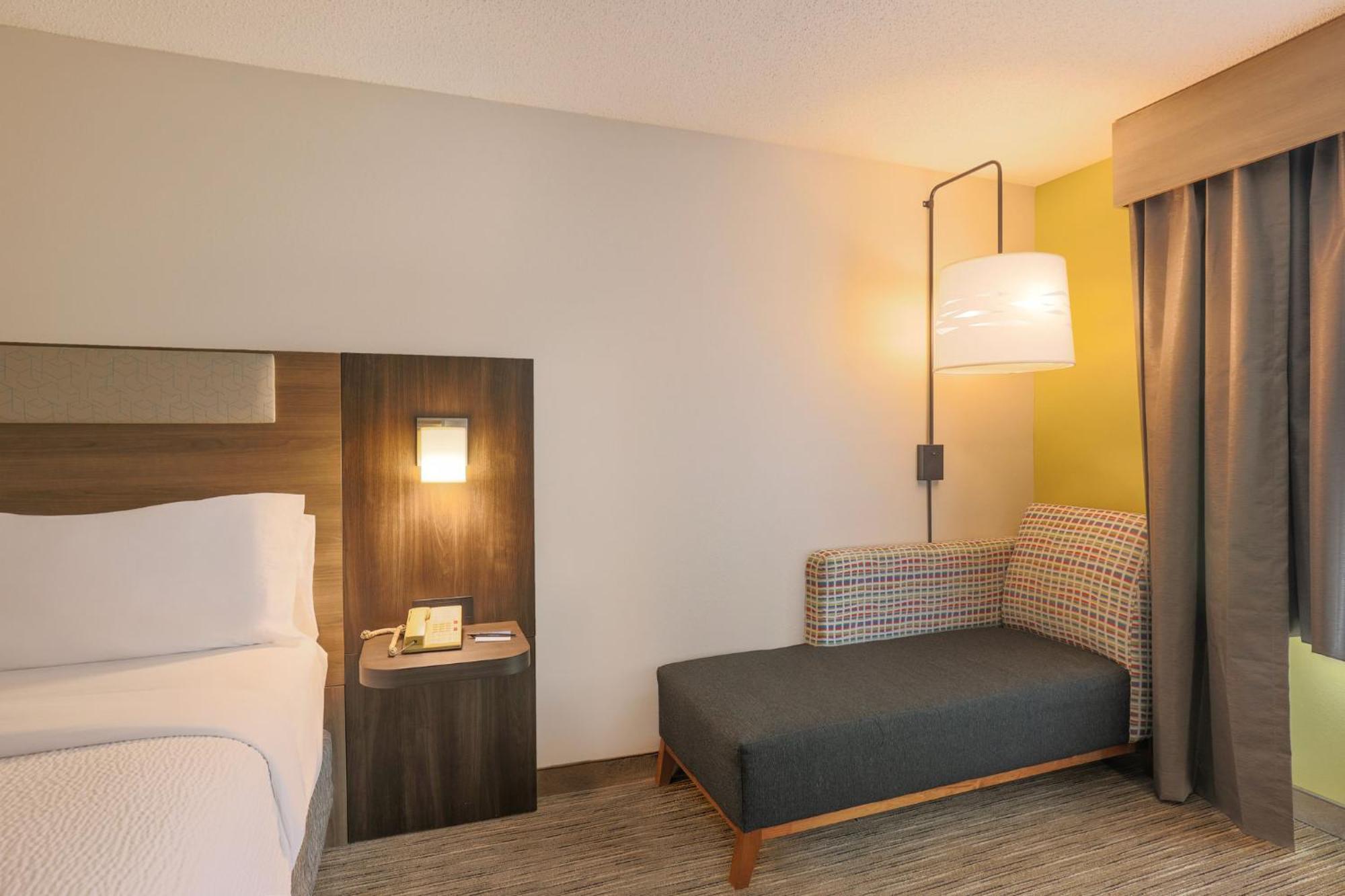 Holiday Inn Express Hotel & Suites Raleigh North - Wake Forest By Ihg Exteriör bild